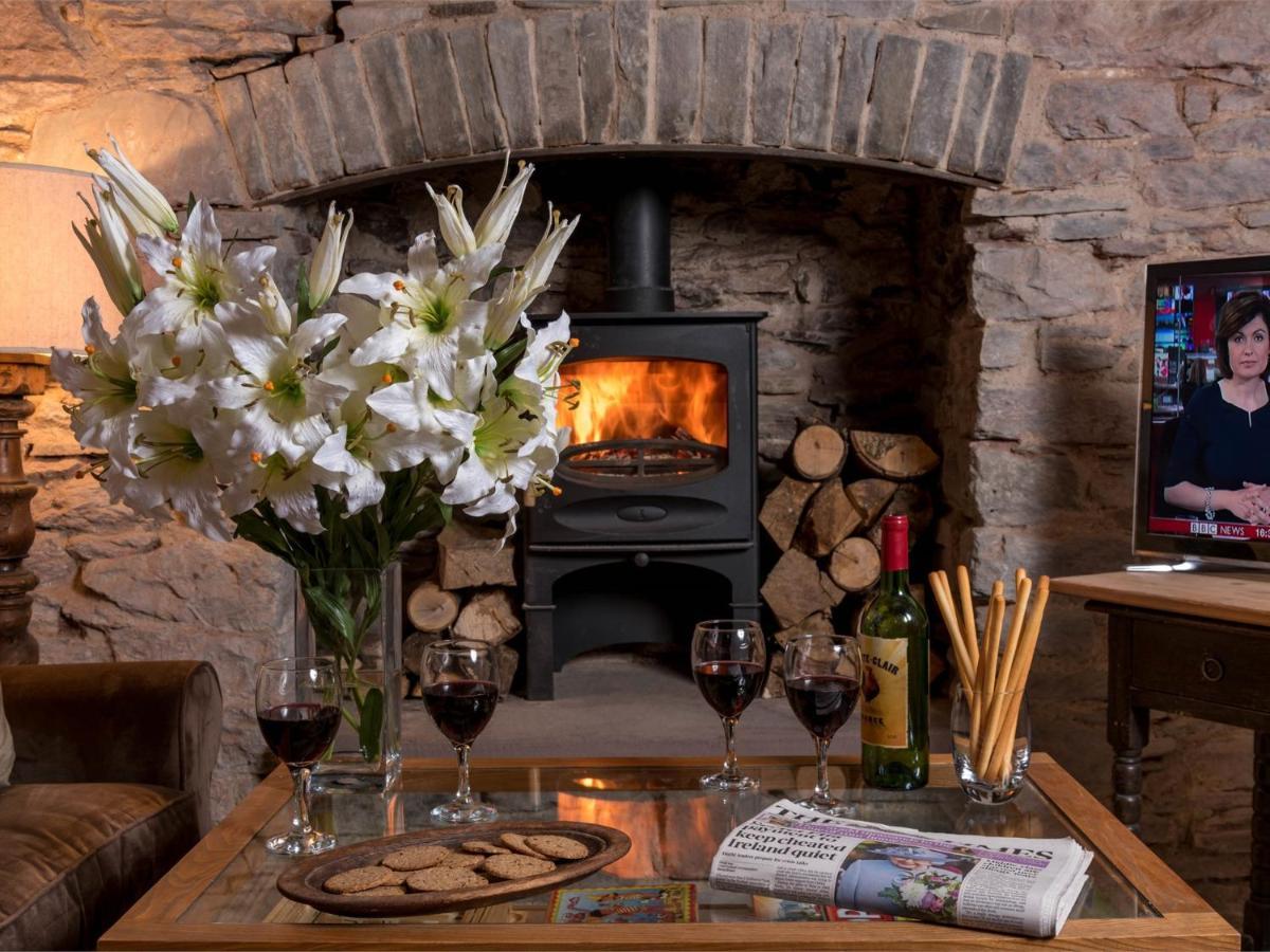 4 Bed In Hay-On-Wye Town Bn116 Villa ภายนอก รูปภาพ